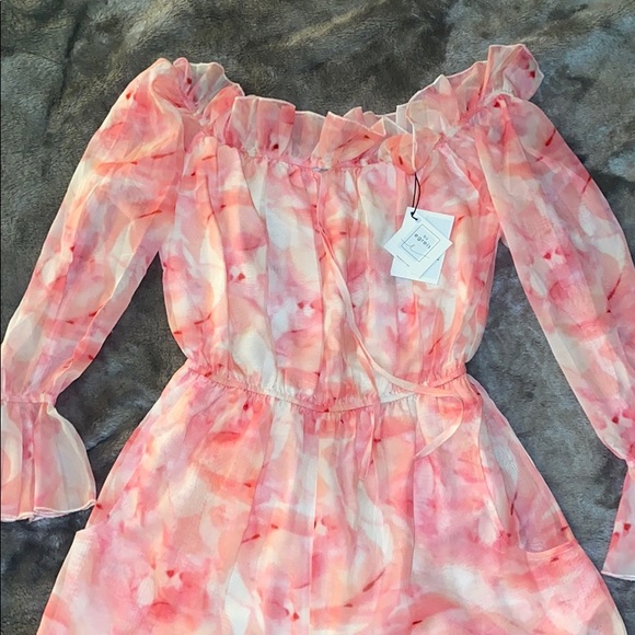 ❌ SOLD ❌ By Egreis “Sadie” Floral Ruffle Long Sleeve Romper NWT - Picture 4 of 5